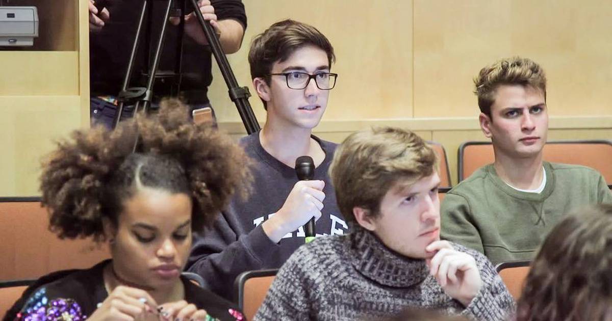 Breaking Up Lecture with Frequent Questions