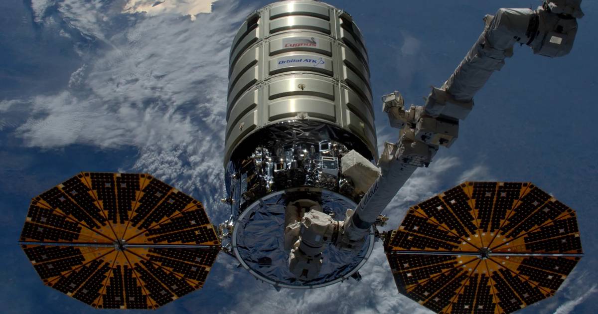 NASA Glenn Successfully Ignites Largest Fire Experiment in Space