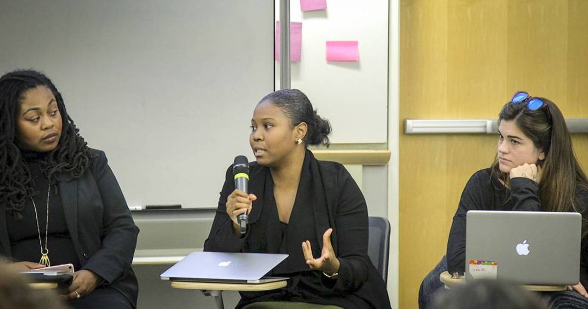 Asserting Political Opinions in Discussion