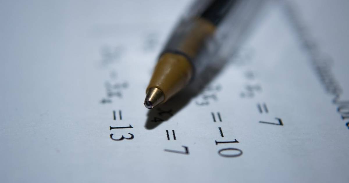 Quadratic Equations: Solving Equations When b = 0