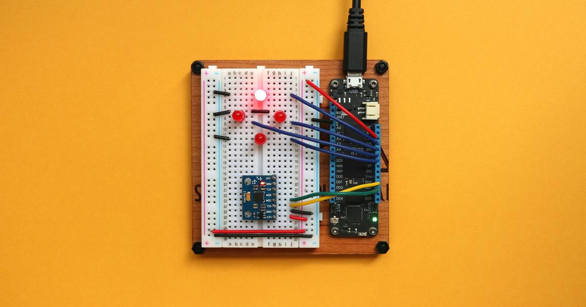 Electricity and Circuits: Understanding Voltage and Current