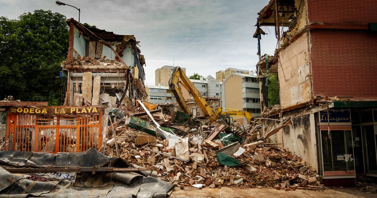 Teaching in Times of Crisis