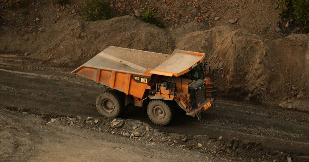 Economic Geology: Managing Critical Resources in a Changing World