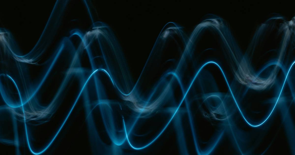 How Does Amplitude of the Signal Change the Volume of Sound That Is Produced?