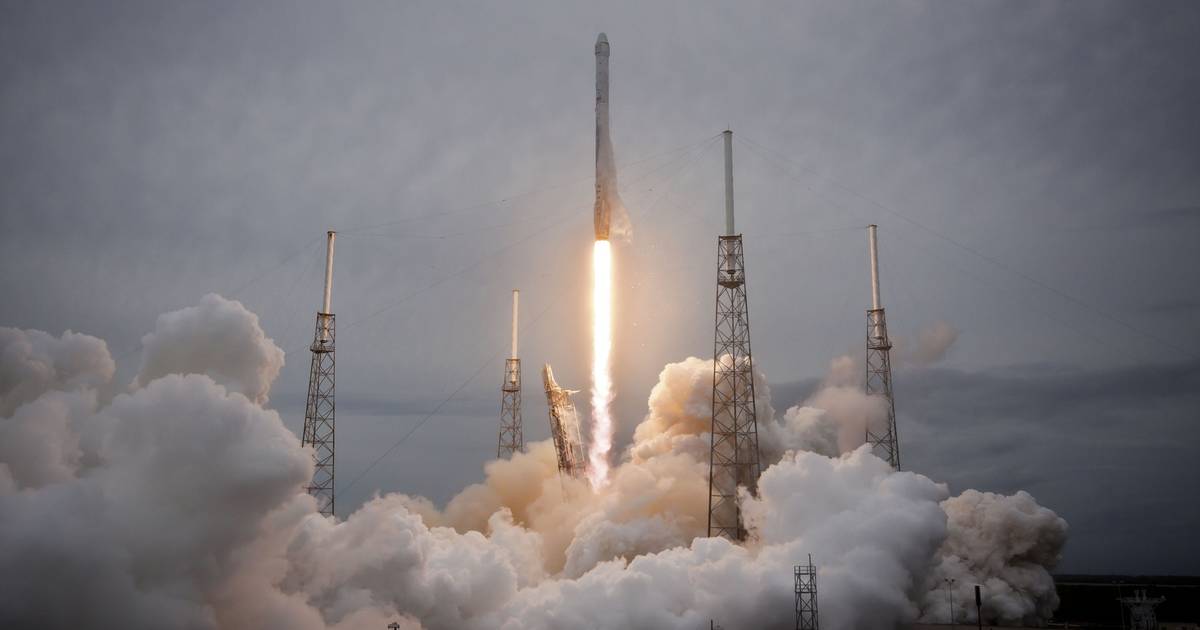 About Human Landing Systems Development