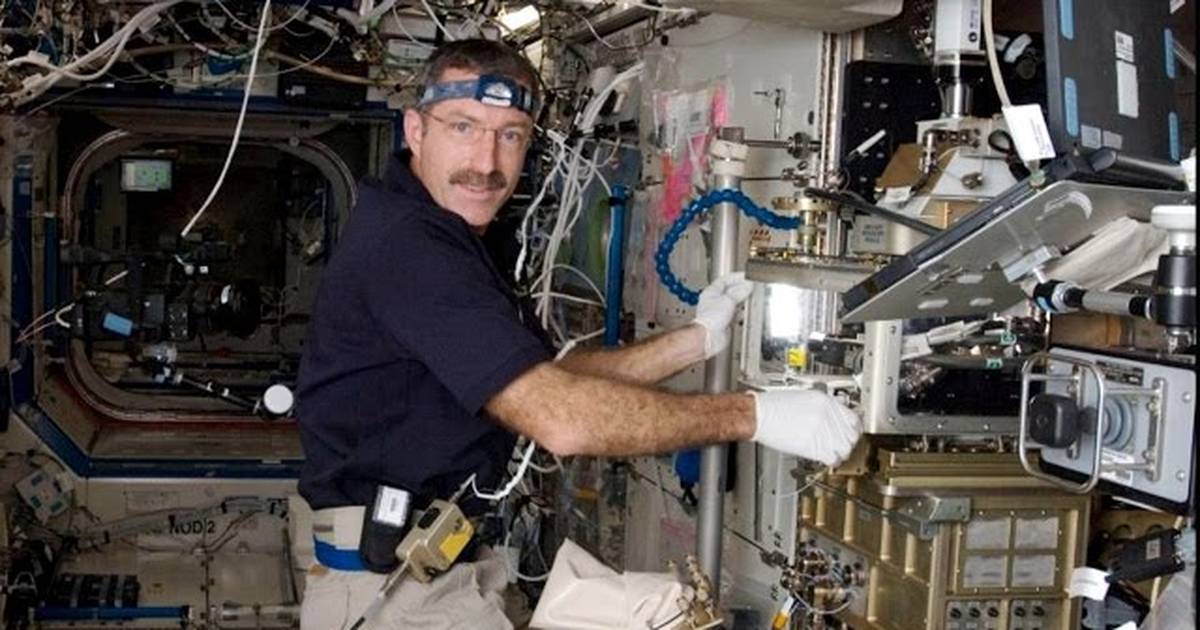 Space Station Live: Fighting Coarsening in Colloids